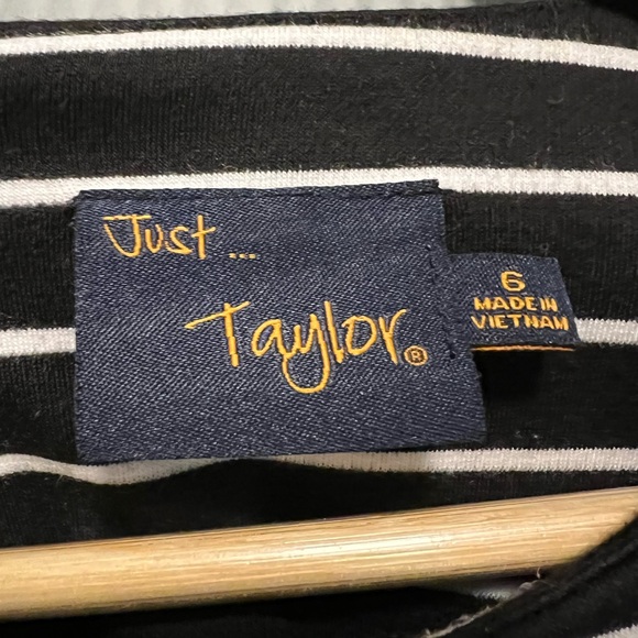 Adorable Striped Floral Party Dress with Pockets - Picture 4 of 4